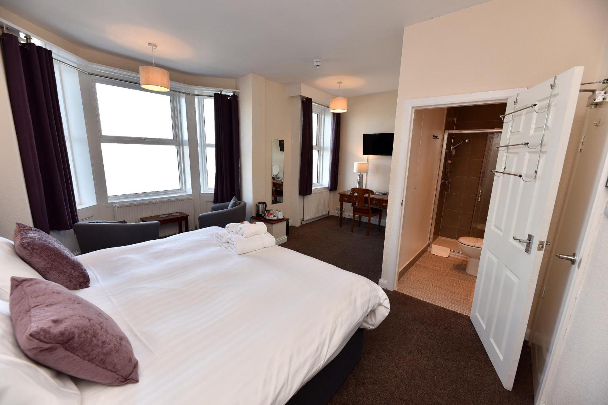 Hotel Phoenix Court