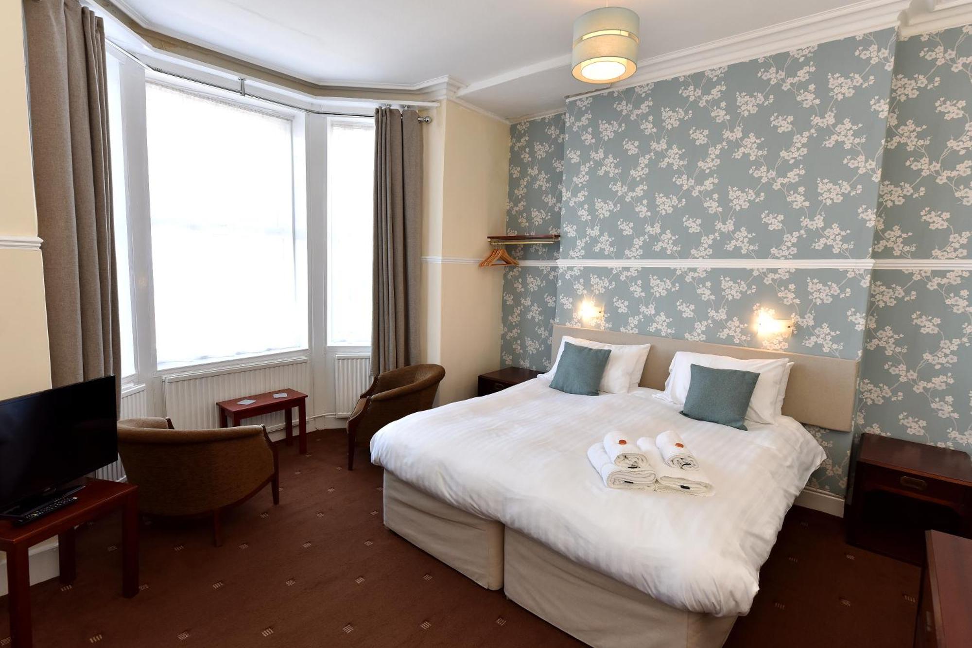 Phoenix Court 5* Scarborough