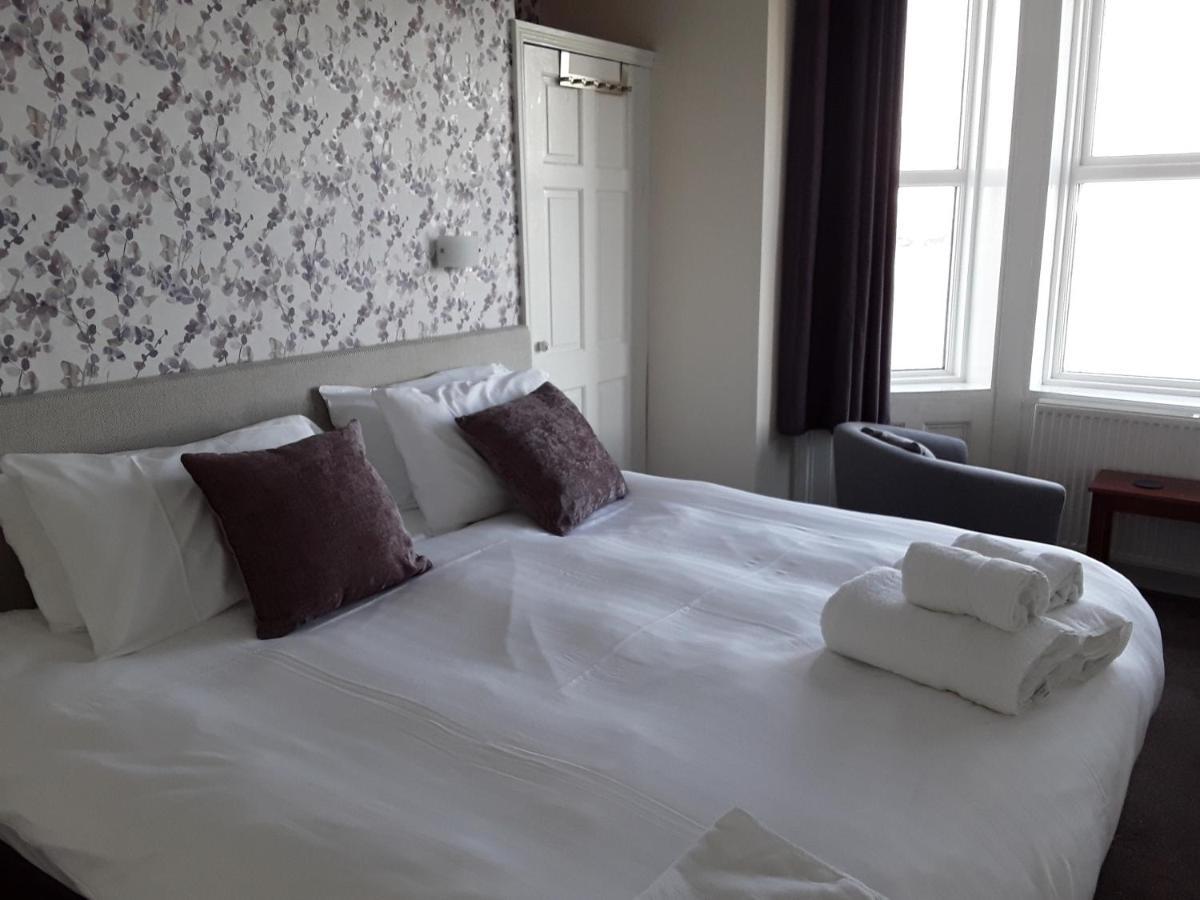 Hotel Phoenix Court