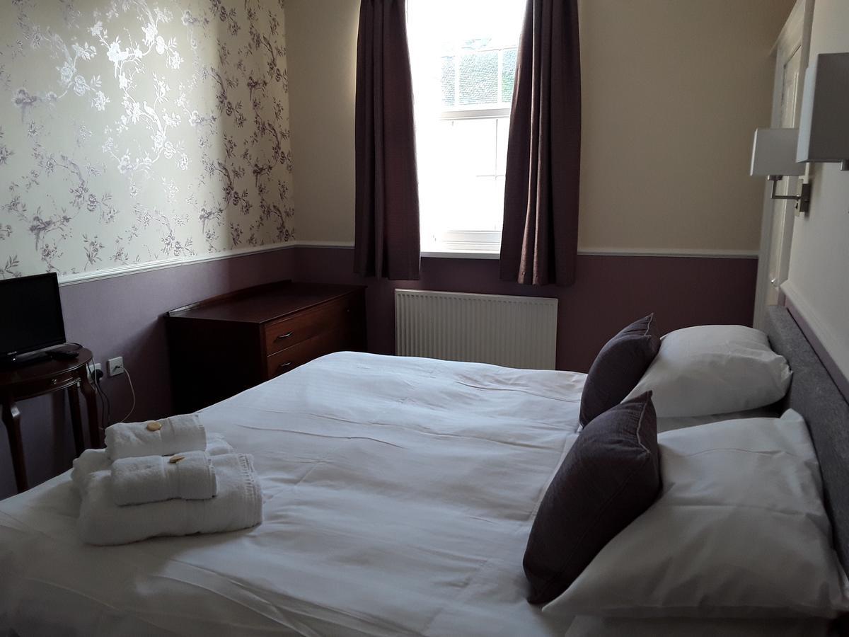 Hotel Phoenix Court 5*