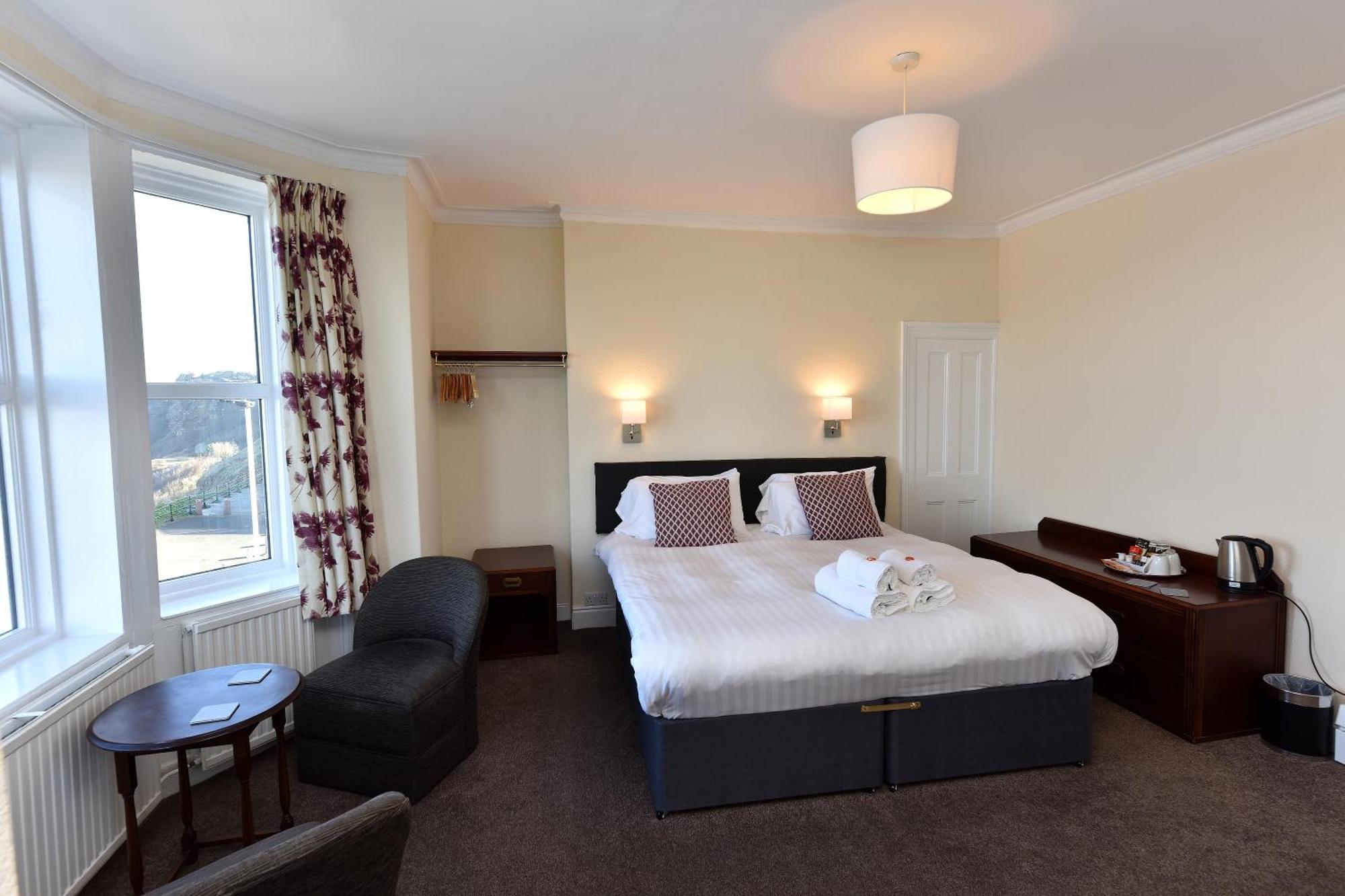 Hotel Phoenix Court