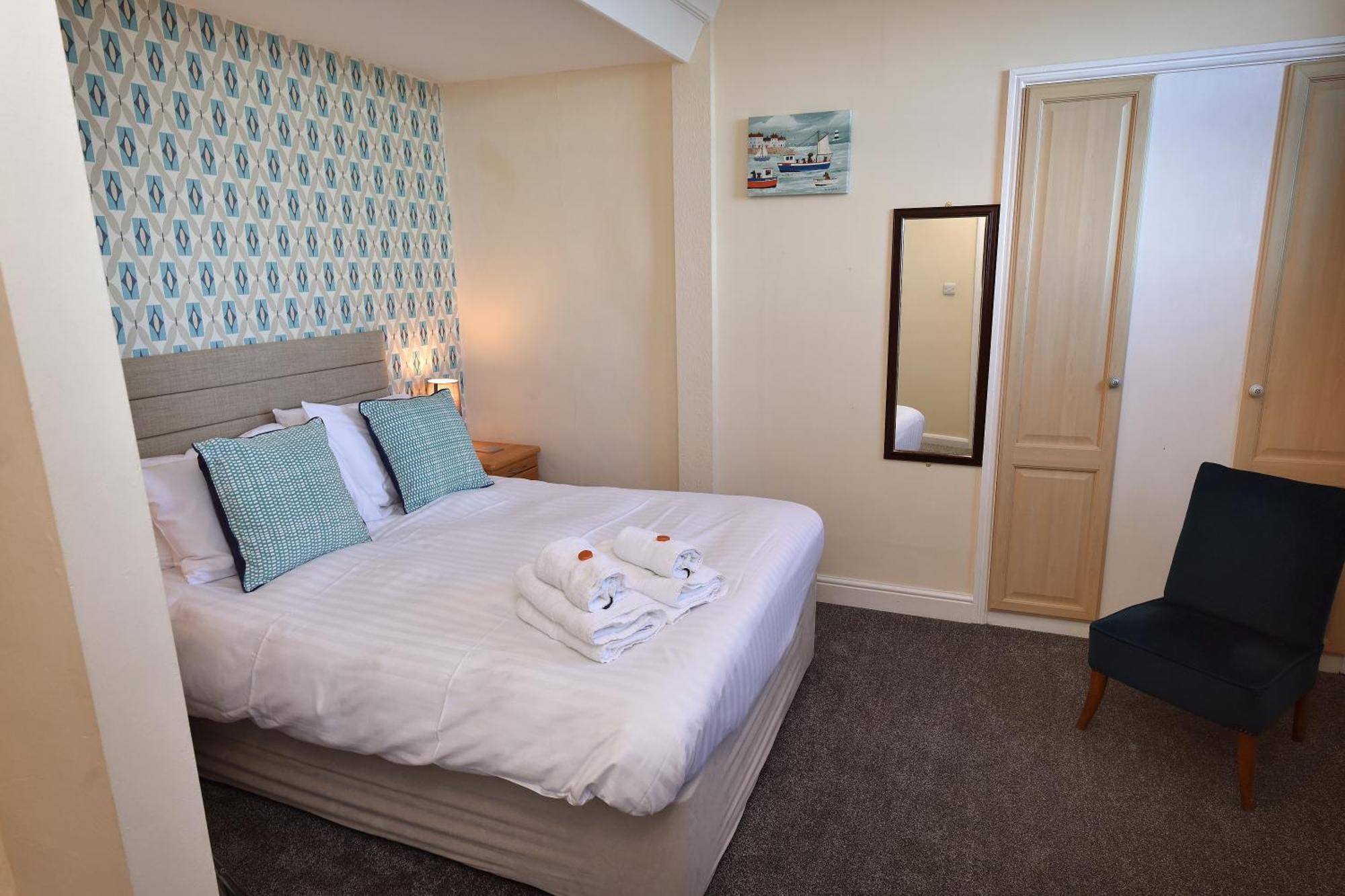 Phoenix Court 5*